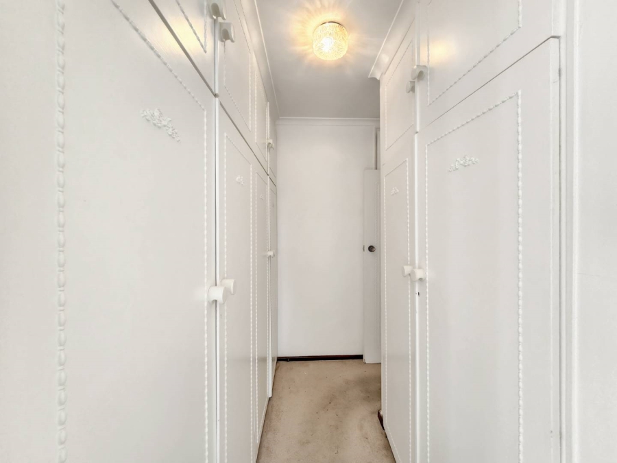 3 Bedroom Property for Sale in Sea Point Western Cape